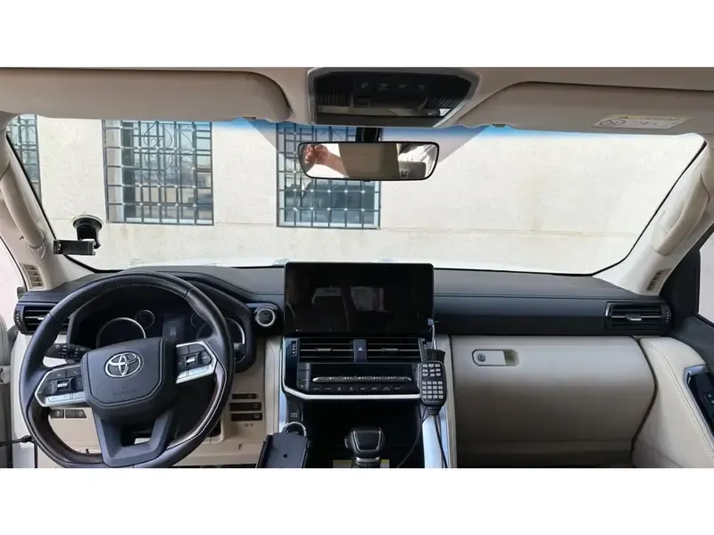 Toyota Land Cruiser Wagon 2023